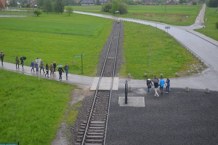img00142.jpg