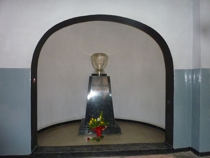 img00181.jpg