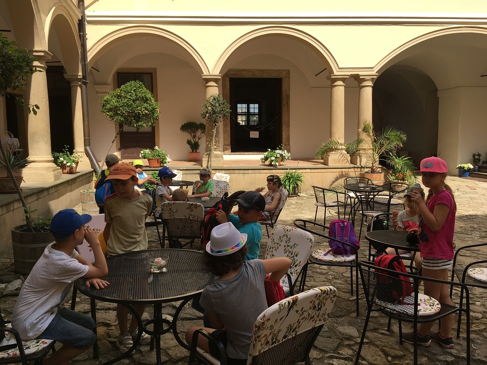 img00017.jpg