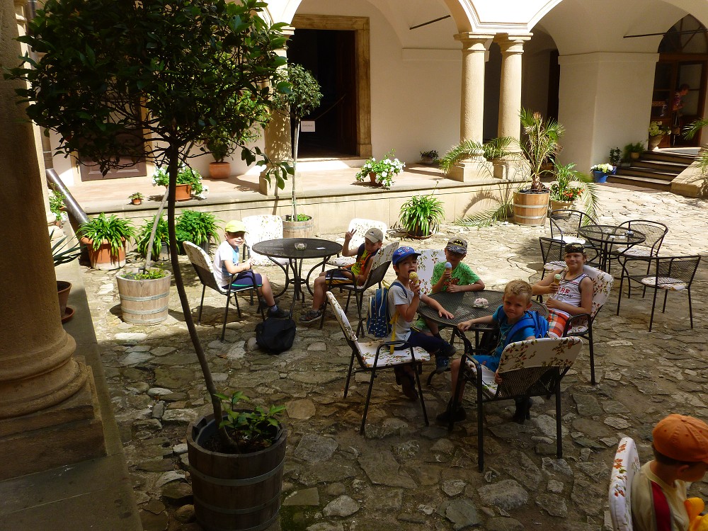 img00084.jpg