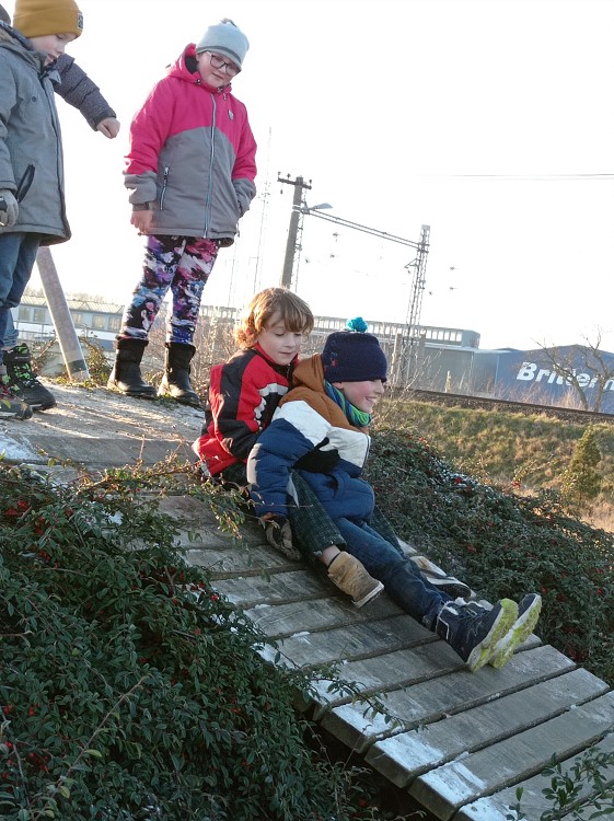 img00027.jpg